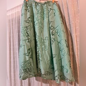 Beautiful A-Line skirt with pockets!